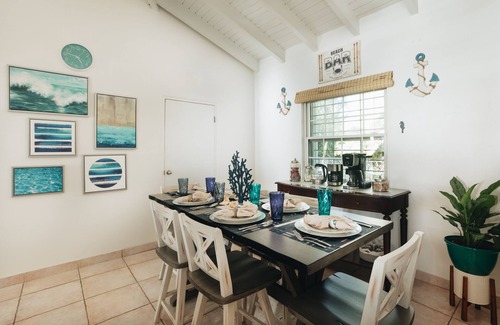 Estate Prosperity West Casa | Beachfront Home with Screened-In Porch - Near Downtown - Auto On Generator