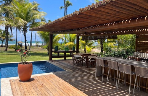 Farol Casa | Beachfront house in Praia do Forte, with cook