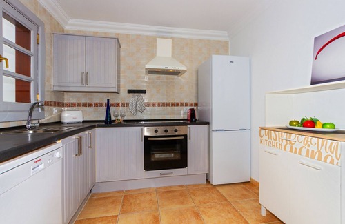 Playa Blanca Casa | ! PROMO 10-21/9! Seafront house, unobstructed view of Fuerteventura, swimming pool
