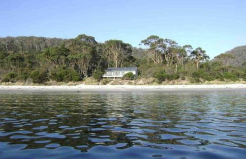 White Beach Casa | Beachfront House - Hot Tub, Ocean Views, Private Beach Pathway