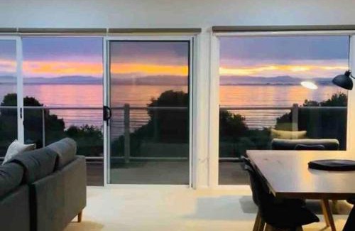 White Beach Casa | Beachfront House - Hot Tub, Ocean Views, Private Beach Pathway