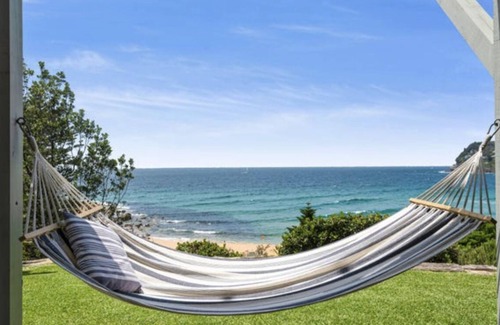Sydney Casa | Beachfront house with direct access to Whale Beach!