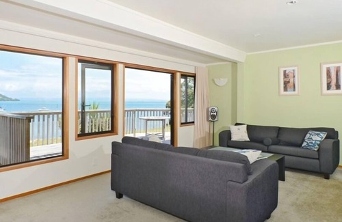 Whangarei Heads Casa | Frente a la playa en una tranquila bahía idílica.