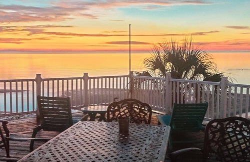 Carrabelle Casa | Propiedad frente a la playa con impresionantes vistas