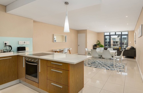 Big Bay Apartamento | Beachfront Living | Eden on The Bay Apt | Wifi
