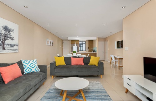 Big Bay Apartamento | Beachfront Living | Eden on The Bay Apt | Wifi
