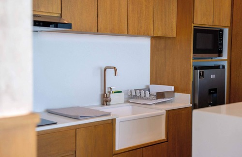 Isla Mujeres Apartamento | Beachfront Luxe Penthouse Studio in Isla Mujeres