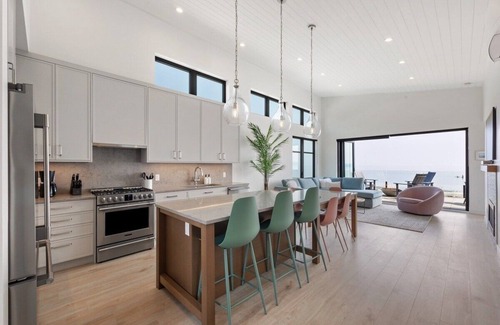 Black Creek Condominio | Beachfront Luxury Suite at THE BEACH HOUSE