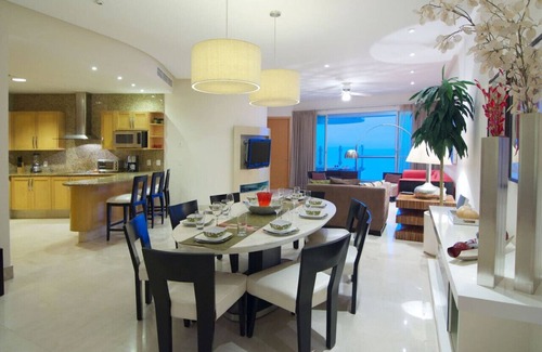 Nuevo Vallarta Apartamento | Condominio de lujo en complejo privado en Nuevo Vallarta justo en la playa de arena