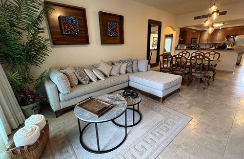 Nuevo Vallarta Apartamento | Luxury Beachfront 2 BD apartment in Playa Royale Towers in Nuevo Vallarta, MX