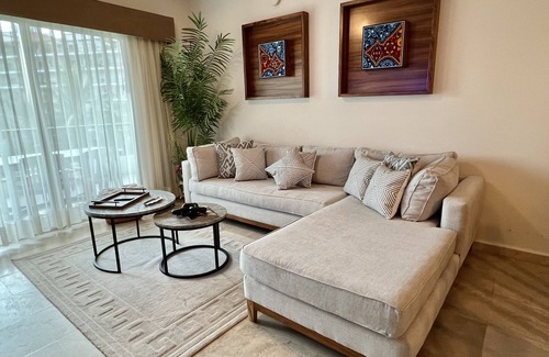 Nuevo Vallarta Apartamento | Luxury Beachfront 2 BD apartment in Playa Royale Towers in Nuevo Vallarta, MX