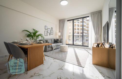 Al Hamra Village Apartamento | Beachfront Luxury 1BR Sea View