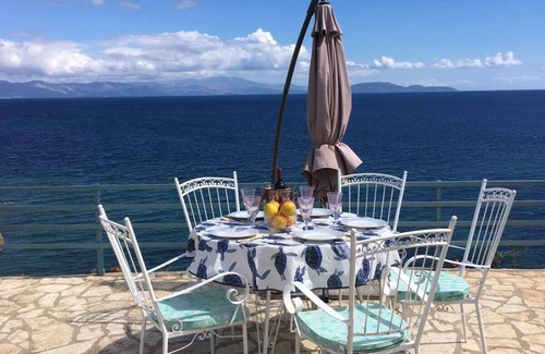 Rafina Apartamento | Beachfront Luxury Apartment Attica