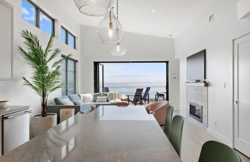 Black Creek Casa | Beachfront Luxury Suite #18 at THE BEACH HOUSE