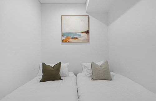 Surfers Paradise Apartamento | Beachfront Luxury Skyhome Ocean 3BR with Parking