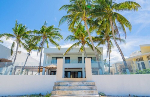 Mexico Casa | Beachfront Mega-House 16p w/ breakfast