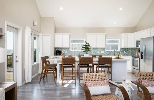 Port Bolivar Casa | Beachfront 4BR Retreat | Tiki Bar, Yard Games & Spectacular Ocean Views