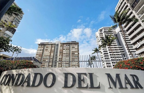San Juan Apartamento | Beachfront Oceanview 2-suite condo with balcony, AC, WiFi, Pool, Fitness Room