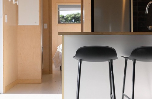 Waikanae Casa | Beachfront, Old Beach Pods - Te Moana