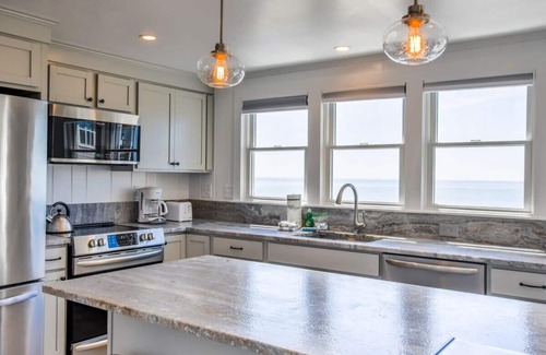 North Truro Casa | Beachfront on Private Beach w/ AC!