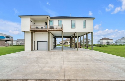 Galveston Apartamento | Beachfront Outdoor Lounge + Parking