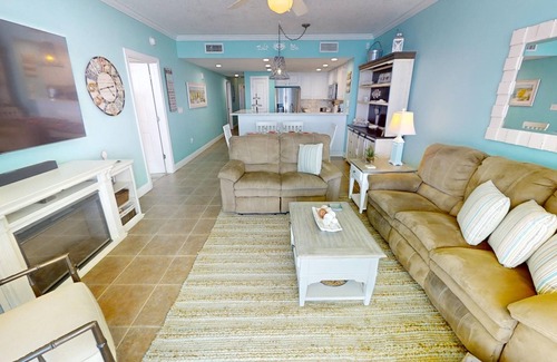 El Centro Beach Condominio | Beachfront Palazzo Condo - 2BR + Bunks, Gulf View w/ Free Beach Chairs!