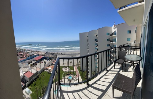 Centro Playas Condominio | Beachfront Penthouse in downtown Rosarito Beach