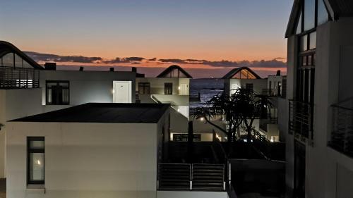 Big Bay Apartamento | Beachfront Penthouse with balcony and parking