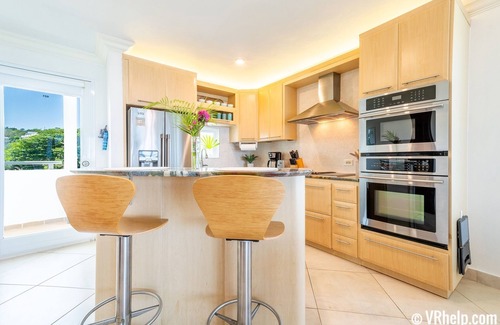 Puerto Rico Condominio | Beachfront ★Penthouse★ with Pool & Private Roofdeck. SUMMER SALE!