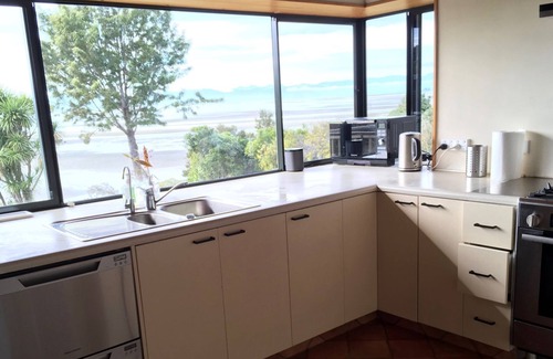 Kaiteriteri Casa | Beachfront Playground