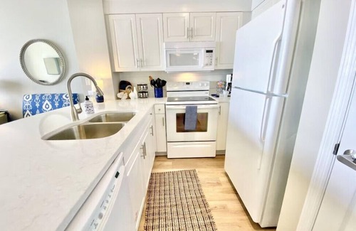 West Panama City Beach Condominio | ☀️Beachfront-Pool+Hot Tub-Fab Amenities-Celadon 2005☀️