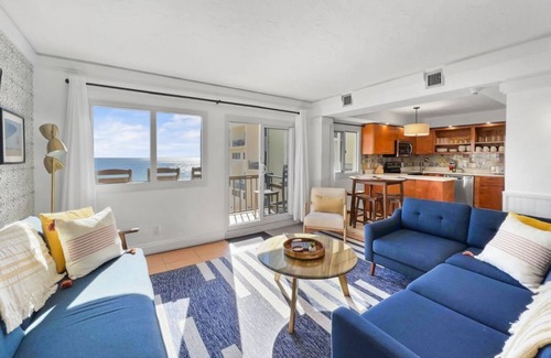 Sunnyside Condominio | ☀️BeachFront-Pool-Tennis Courts-Pinnacle Port 12 Casa Francesca☀️