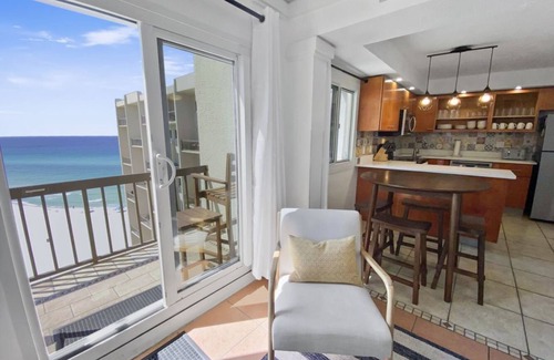 Sunnyside Condominio | ☀️BeachFront-Pool-Tennis Courts-Pinnacle Port 12 Casa Francesca☀️