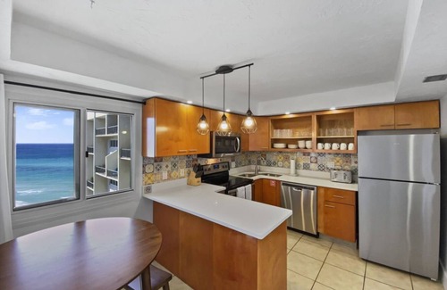 Sunnyside Condominio | ☀️BeachFront-Pool-Tennis Courts-Pinnacle Port 12 Casa Francesca☀️
