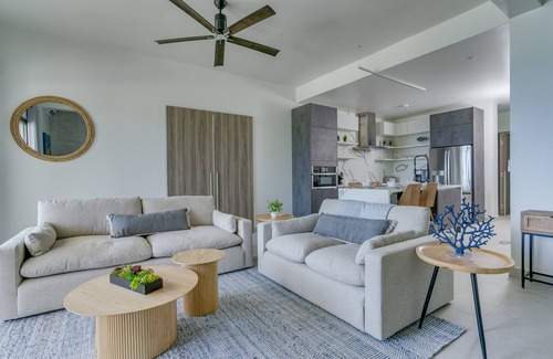 Cocoplum Villa | Beachfront-Pool-Family Vacation-Belize at its Best