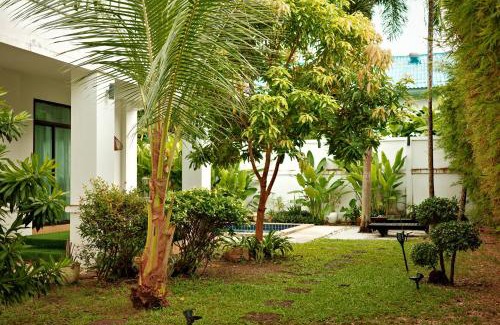 Kamala Villa | Beachfront pool villa
