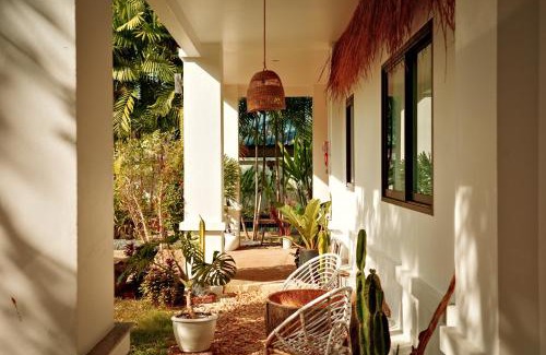Kamala Villa | Beachfront pool villa
