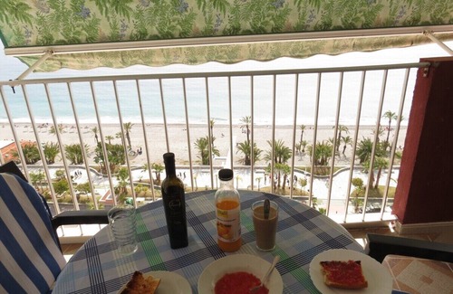 Velilla-Taramay Apartamento | Primera línea de playa, Piscina, Wifi, Calefacción, Familiar, 6 Personas, Amplio
