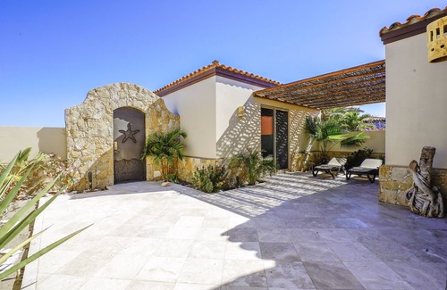 La Paz Villa | Frente a la playa con piscina privada en Golf Resort, Chef-Meals, Maid & Concierge Srvcs.