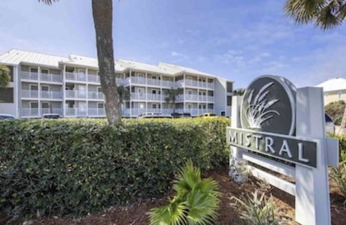 Seacrest Condominio | ¡¡RECIENTEMENTE RENOVADO!! Frente a la playa de 2 dormitorios / 2 baños, con capacidad para 8.