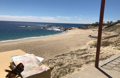 Los Zacatitos Casa | Propiedad frente a la playa, playa para nadar, con capacidad para 2 a 12 personas.