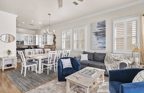 Delos Casa | Beachfront | Remodeled | Heated Pool l Beach Gear | Fully-Stocked | 10 Beds