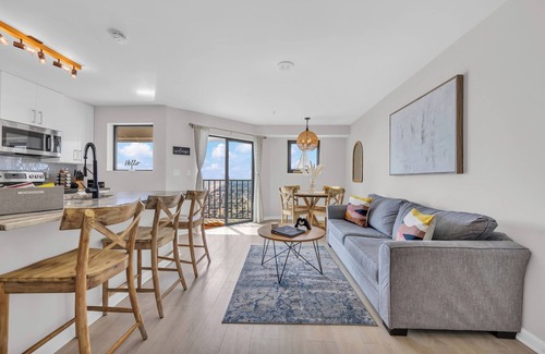 Myrtle Beach Apartamento | Beachfront Resort Oasis - Coastal Elegance Condo!