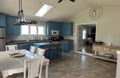 North East Casa | Beachfront Retreat in Wine Country w/ Sunset View!