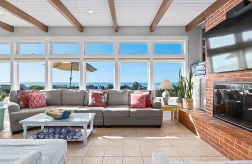 Rio del Mar Casa | Beachfront Rio Del Mar Home - 5 bedrooms!