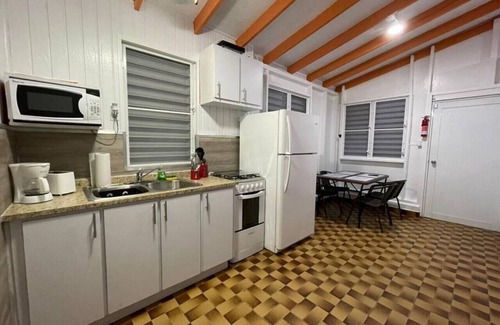 El Combate Cabina | Beachfront Rustic Cabin by Sunset Village - Orange