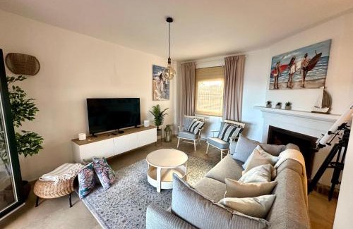 Marina de Casares Apartamento | Beachfront & Sea View Holiday Apartment - Sea, Mountains and City Right in Front of You