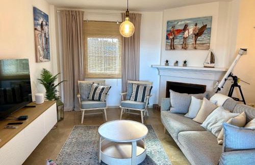 Marina de Casares Apartamento | Beachfront & Sea View Holiday Apartment - Sea, Mountains and City Right in Front of You