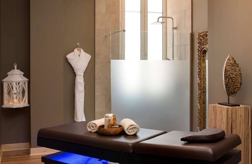 Les Sablettes Casa | Beachfront Stay with Premium Spa, Pools, Beach Views and Pet-friendly too!