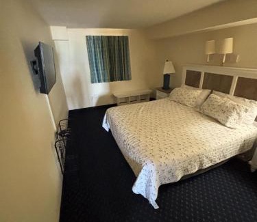 Crescent Beach Apartamento | Beachfront stay w balcony & hot tubs